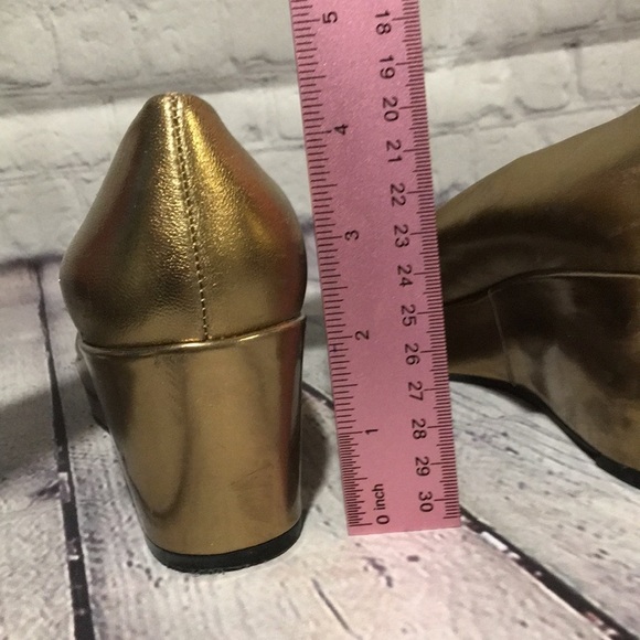 Kelly & Katie gold platform peep toe wedges - Picture 6 of 10